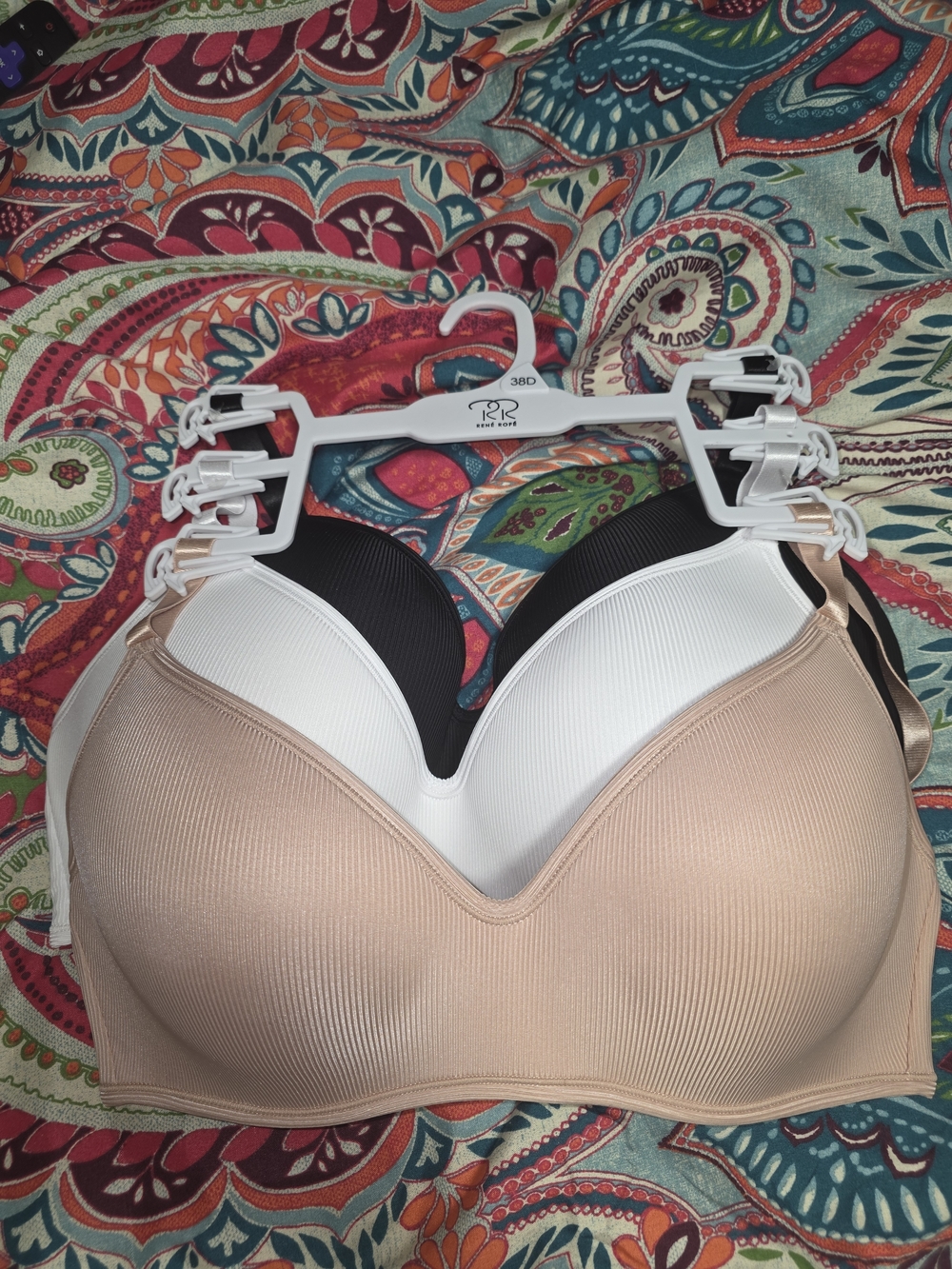 Rene Rofe 3-Pack Seamless Bras in Nude, White & Black